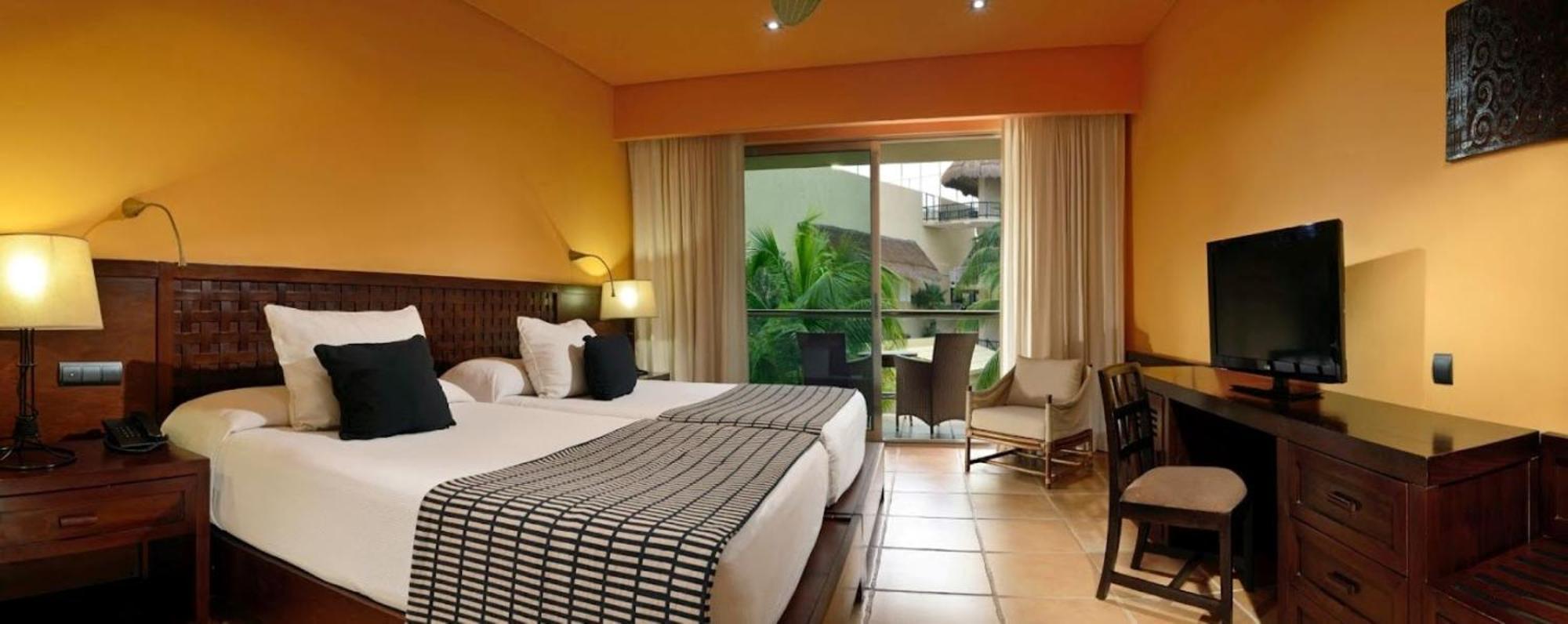 Catalonia Riviera Maya Resort & Spa Puerto Aventuras Szoba fotó A room at the Hard Rock Hotel